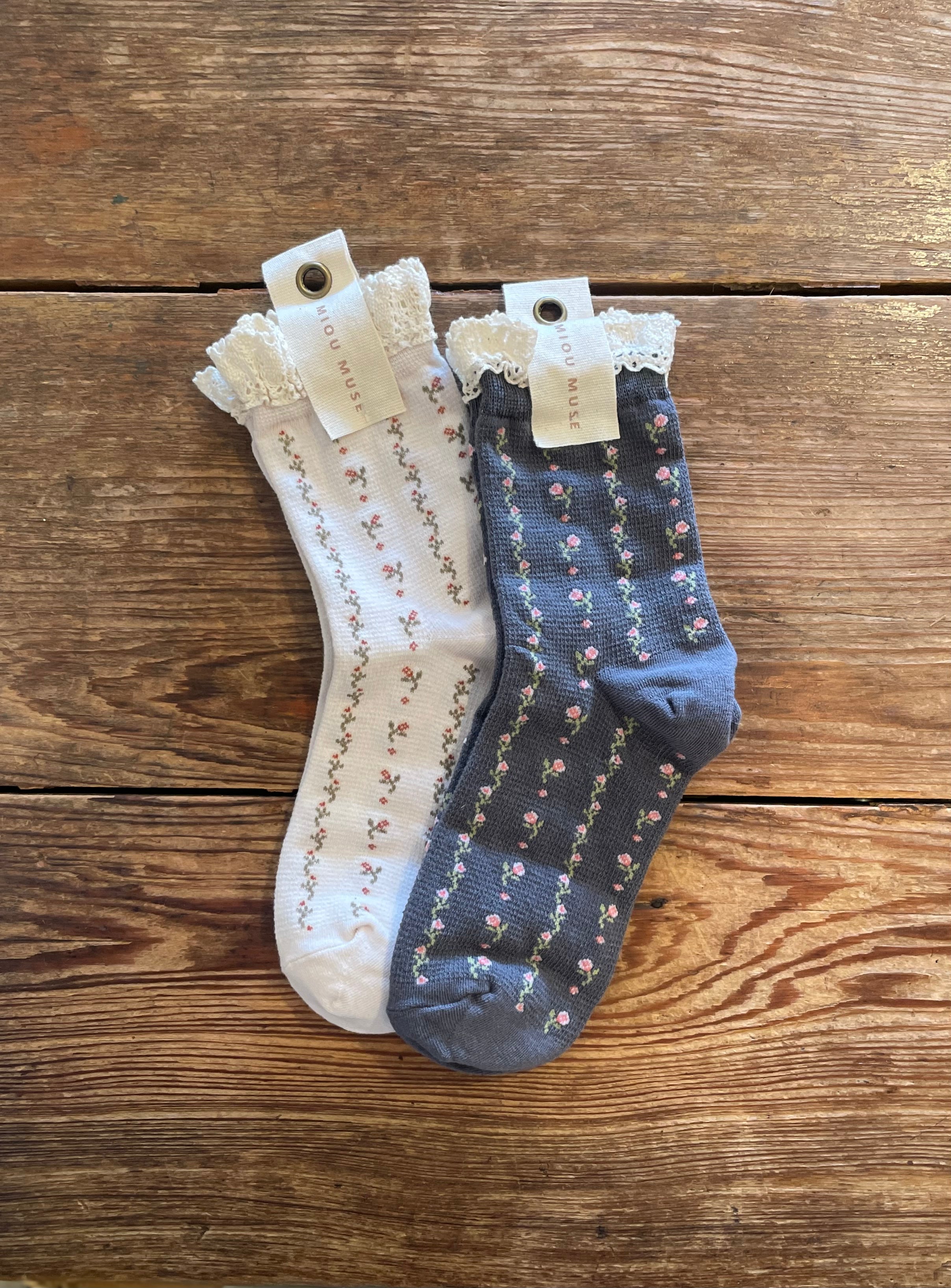Dalia Cabin Socks