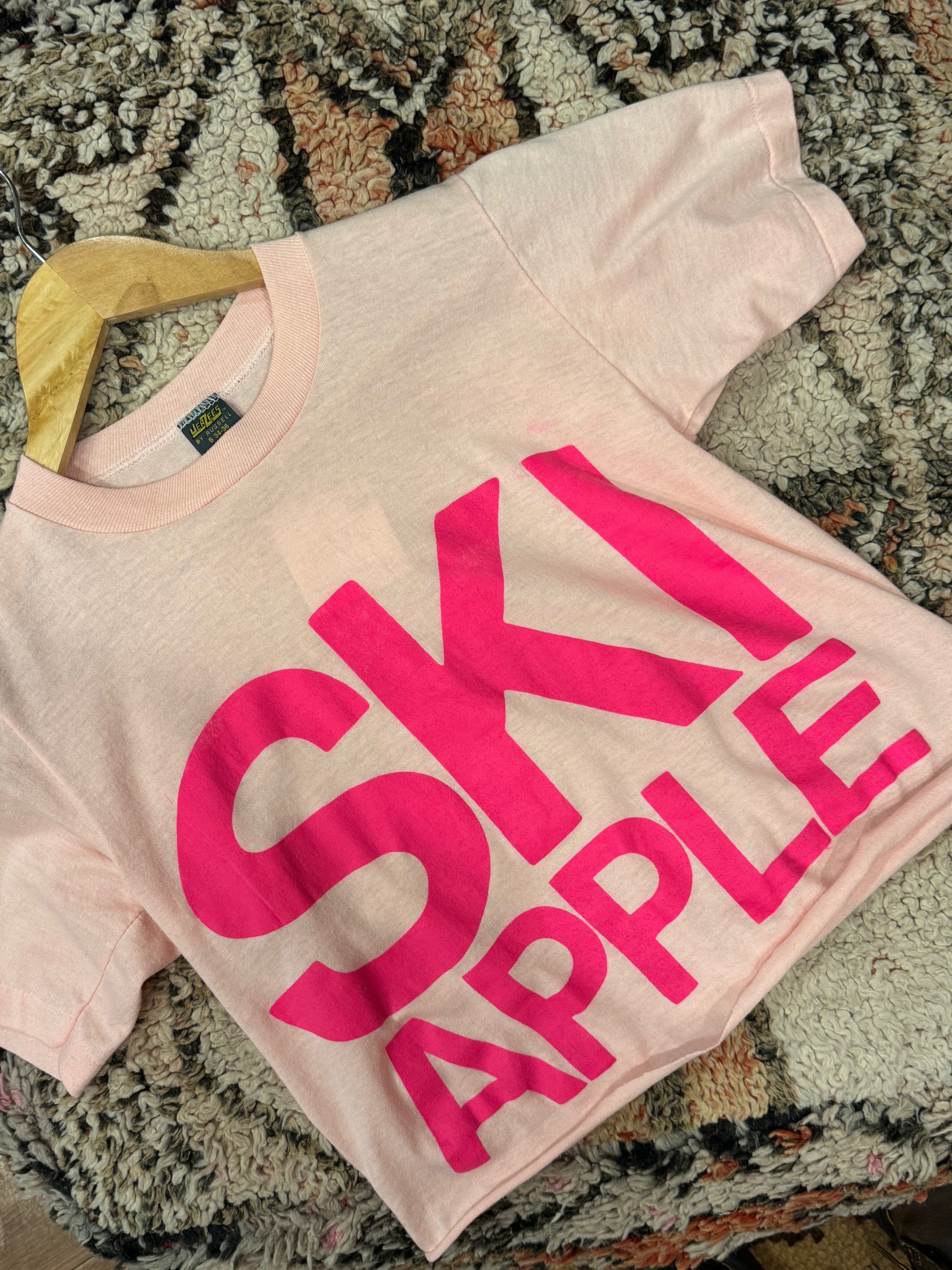 Ski Apple Vintage Tee