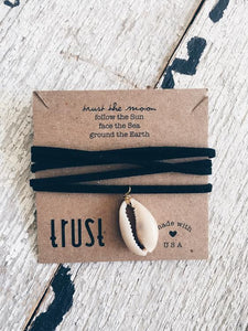 Playa Suede Choker
